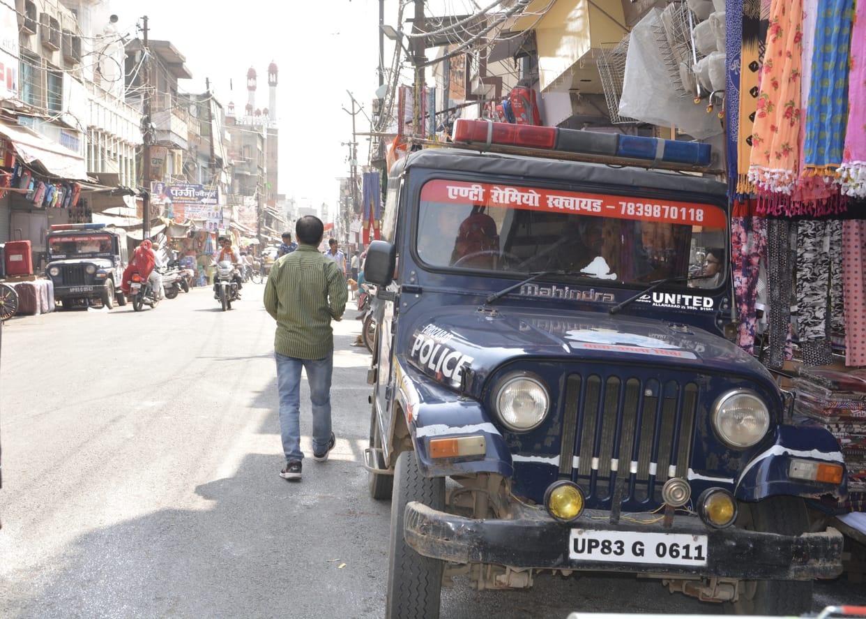 crime,police,fight in market