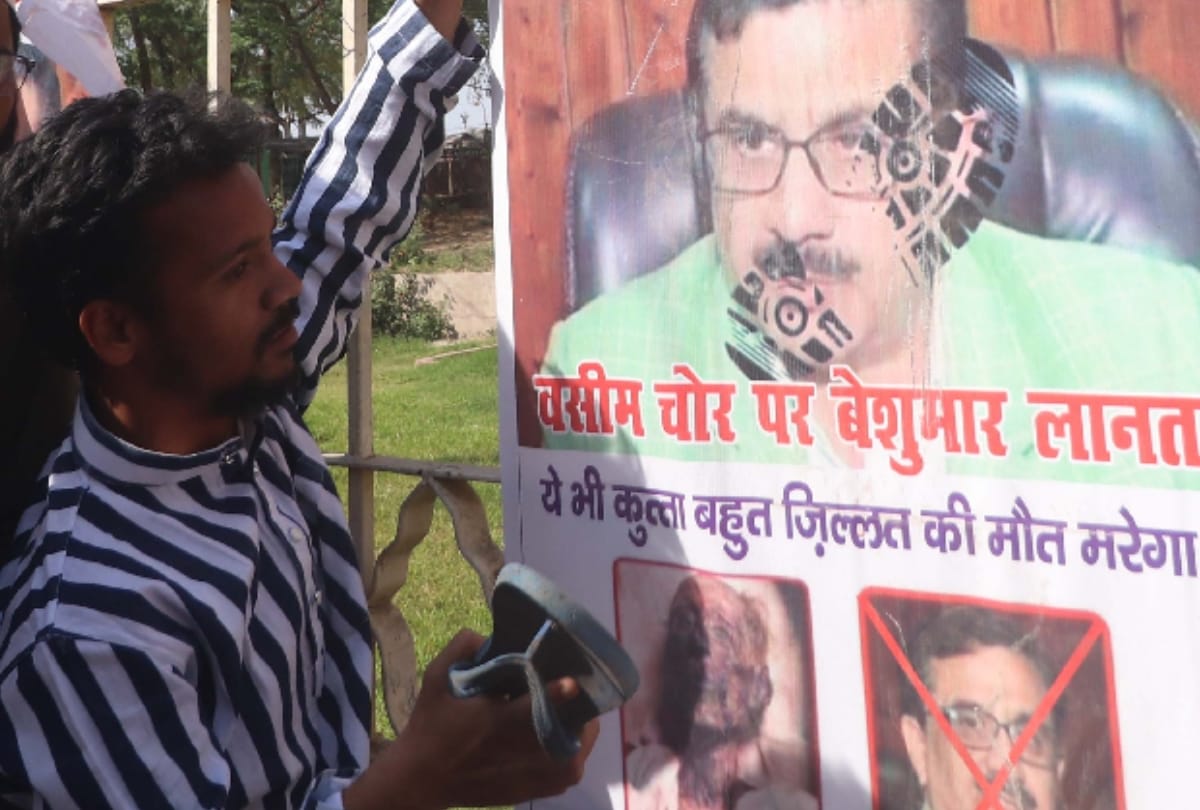 Shia and Sunni ulama declare, Wasim Rizvi not Muslim, cannot be buried in cemetery, family also broke relationship