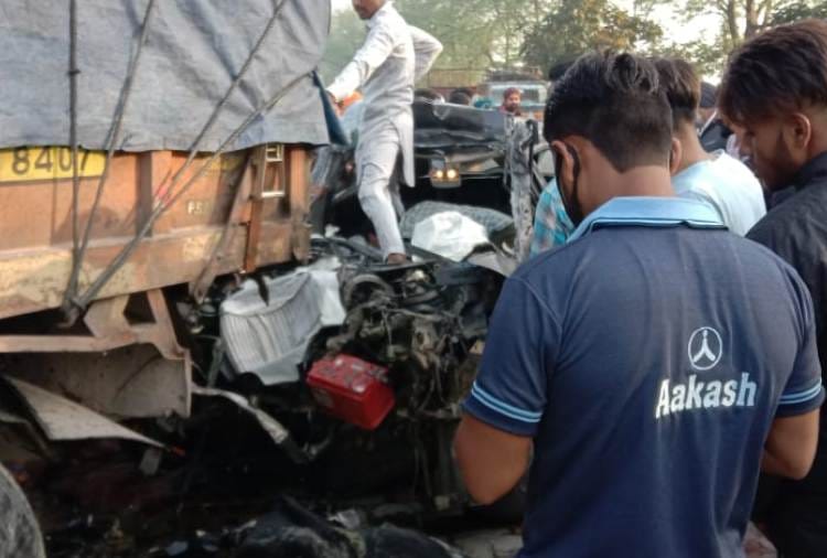 Three died in road accident in Barnala Of Punjab