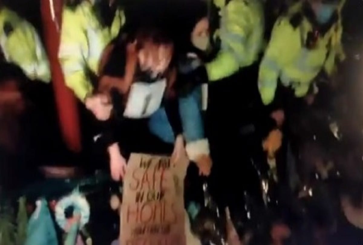 Britain protest update  : Police protesters clash as hundreds gather for slain Sarah Everard in UK