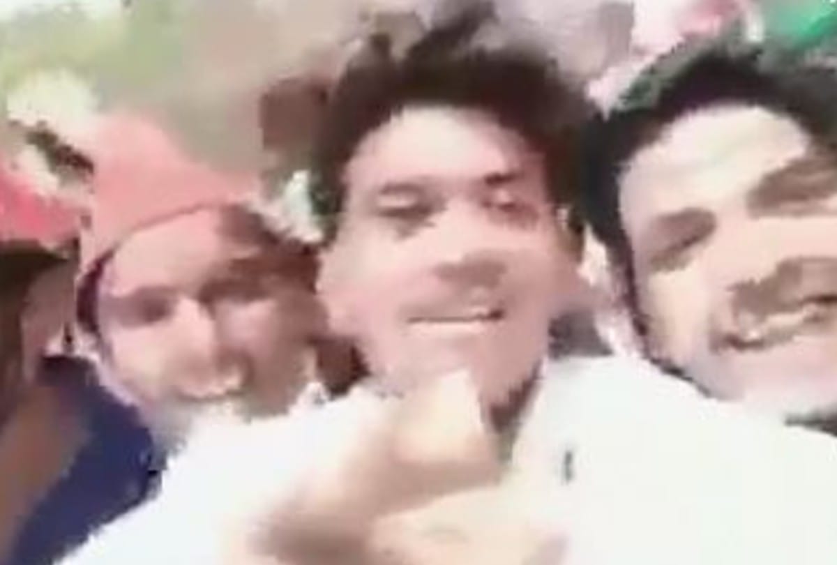 young man abuses pm narendra modi video goes viral in kasganj