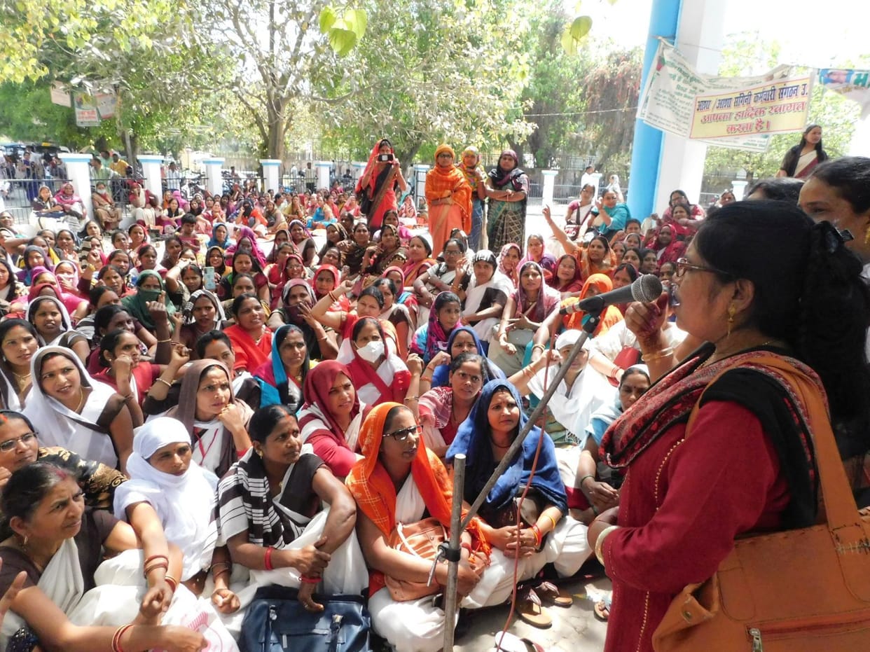 State employee status should be given to Asha, honorarium should be increased