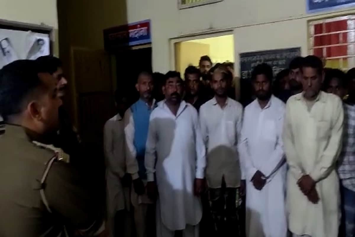 UP News: 40 accused arrested in hens and cocks fight case in baghpat