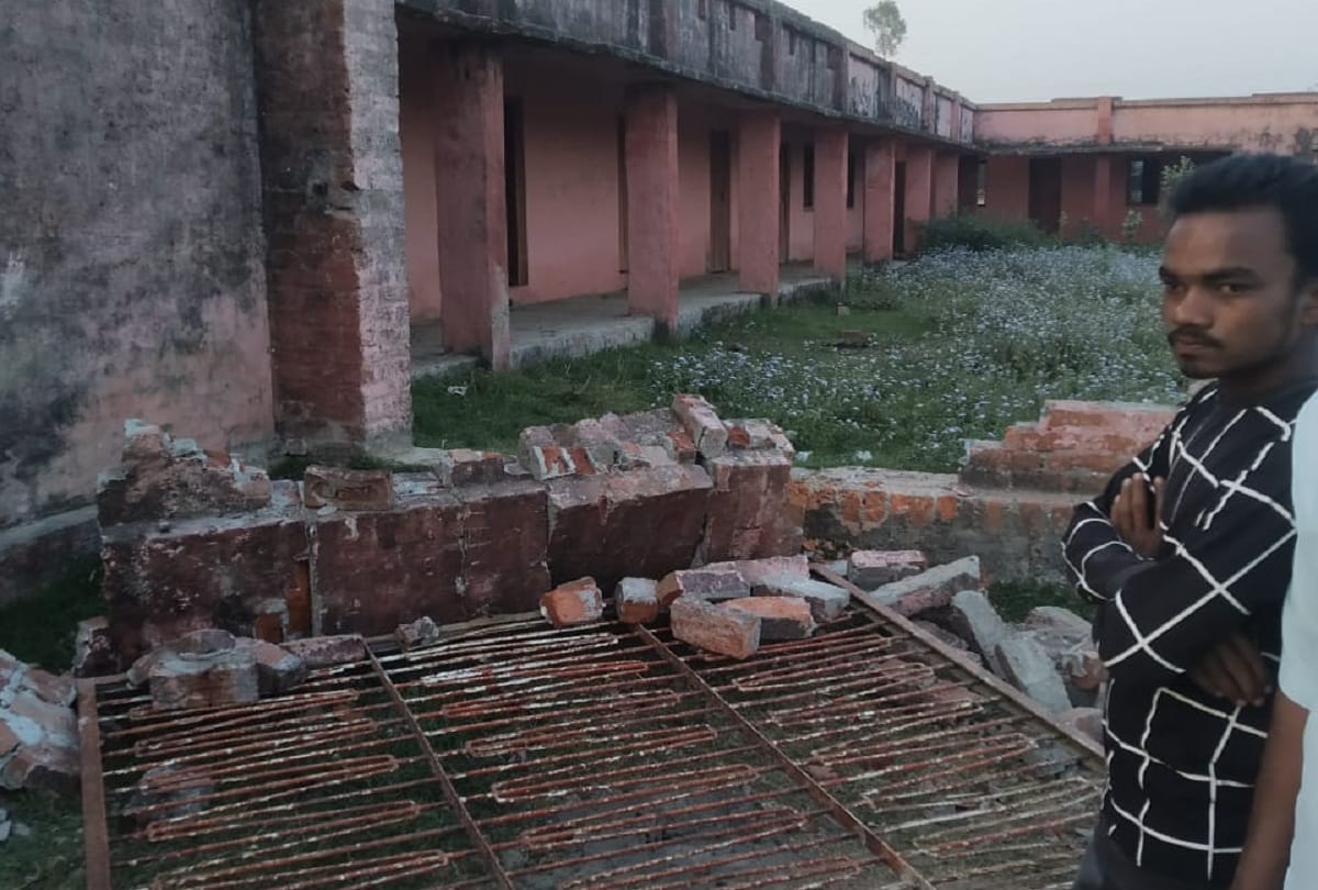 Two child dead after College wall collapses in Deoria