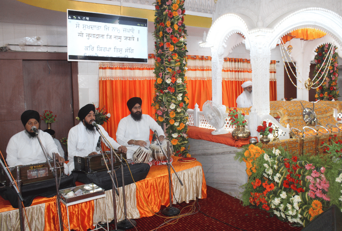 Guru Maharaj 400th Prakashparva: Guru Tegh Bahadur Chola Kurta and Charan Paduka saved in Kashi