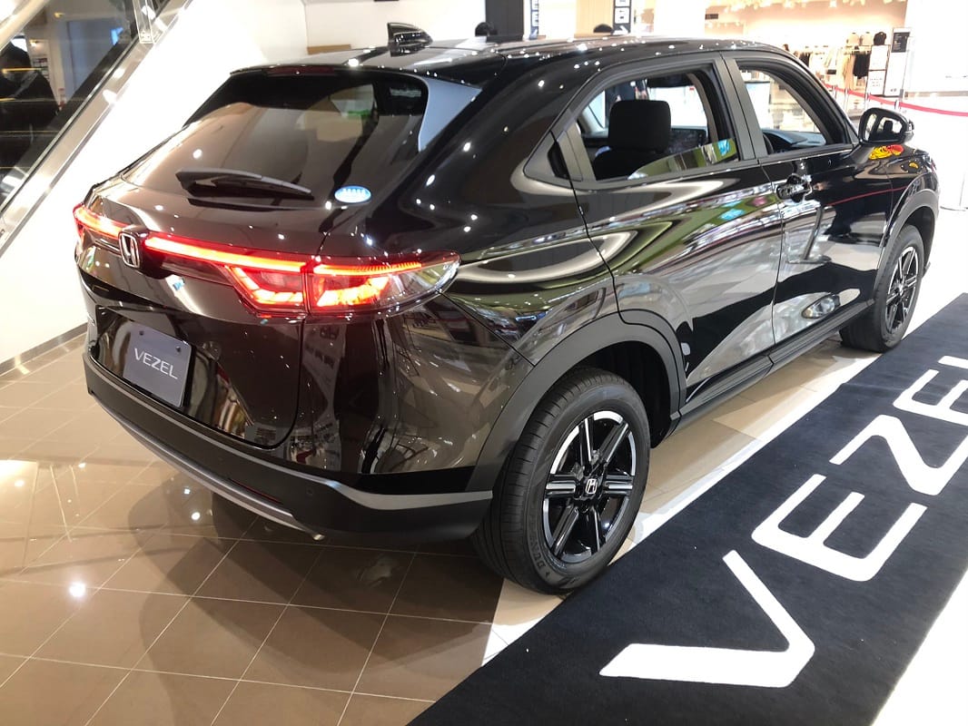 2021 Honda HR-V SUV unveiled new honda hrv 2021 interior honda hrv 2021 launch date in india honda hrv 2021 mileage honda hrv 2021 features honda hrv 2021 safety features