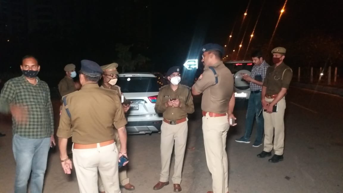 Engineer looter car, wife and daughter kidnapped and left 200 meter