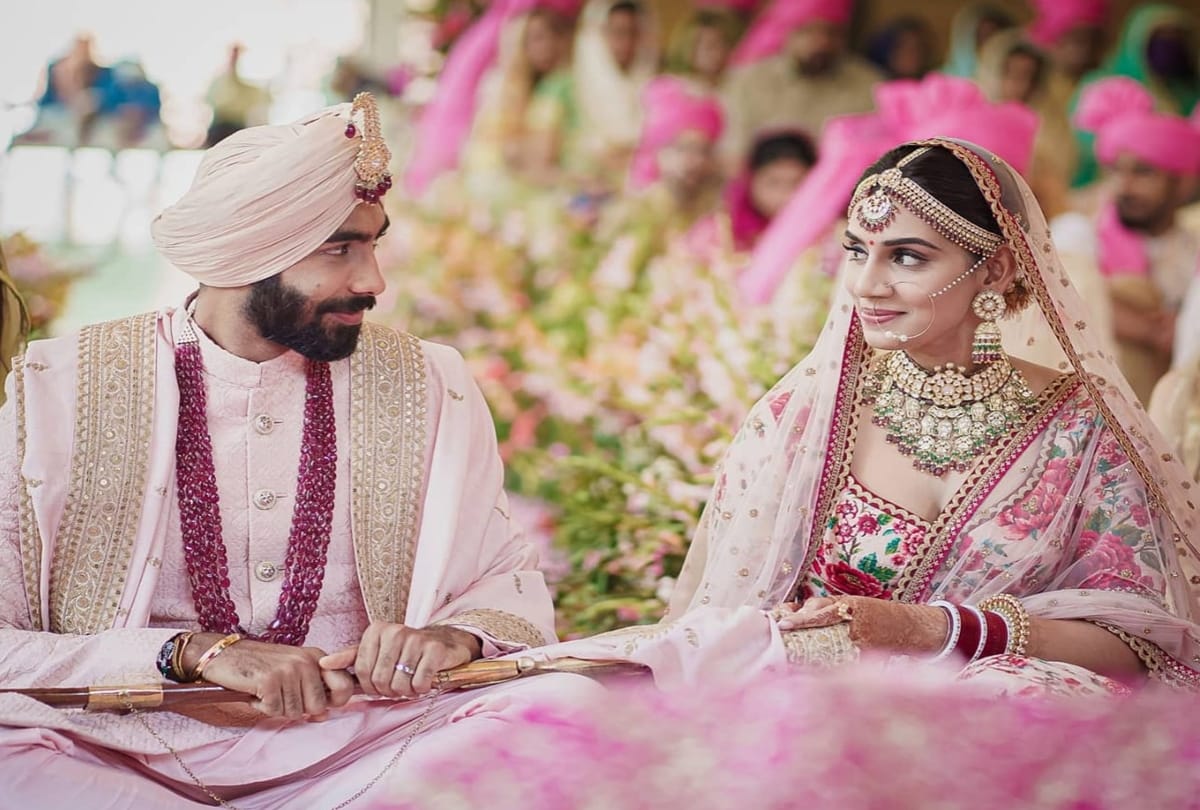 Jasprit Bumrah Sanjana Ganesan wedding news couple tie knot today in Goa