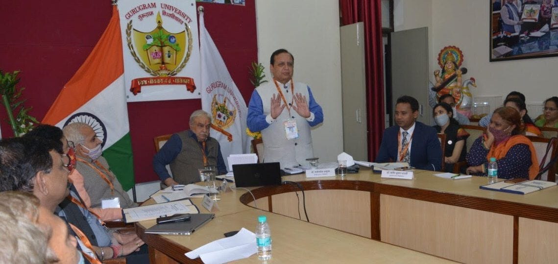 Teacher is the medium to convey the idea of ??self-reliance in society: Markandeya