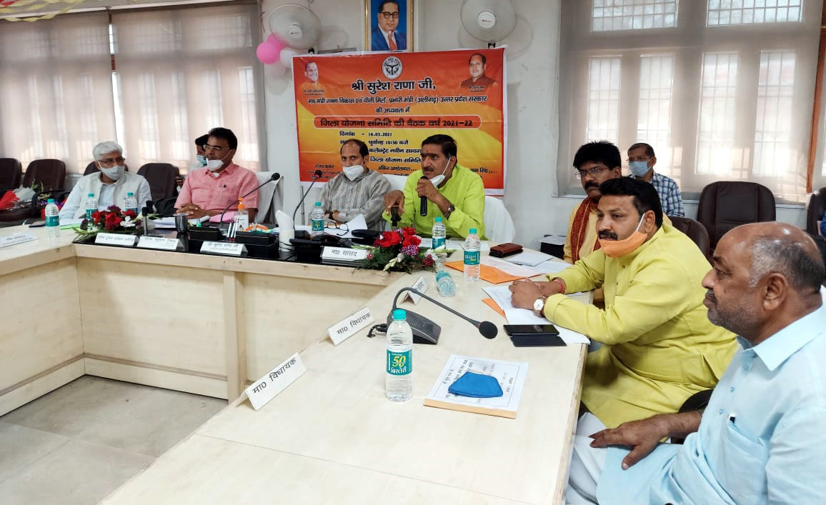 police don't dare to enchroch free muslim majority area say satish gautam