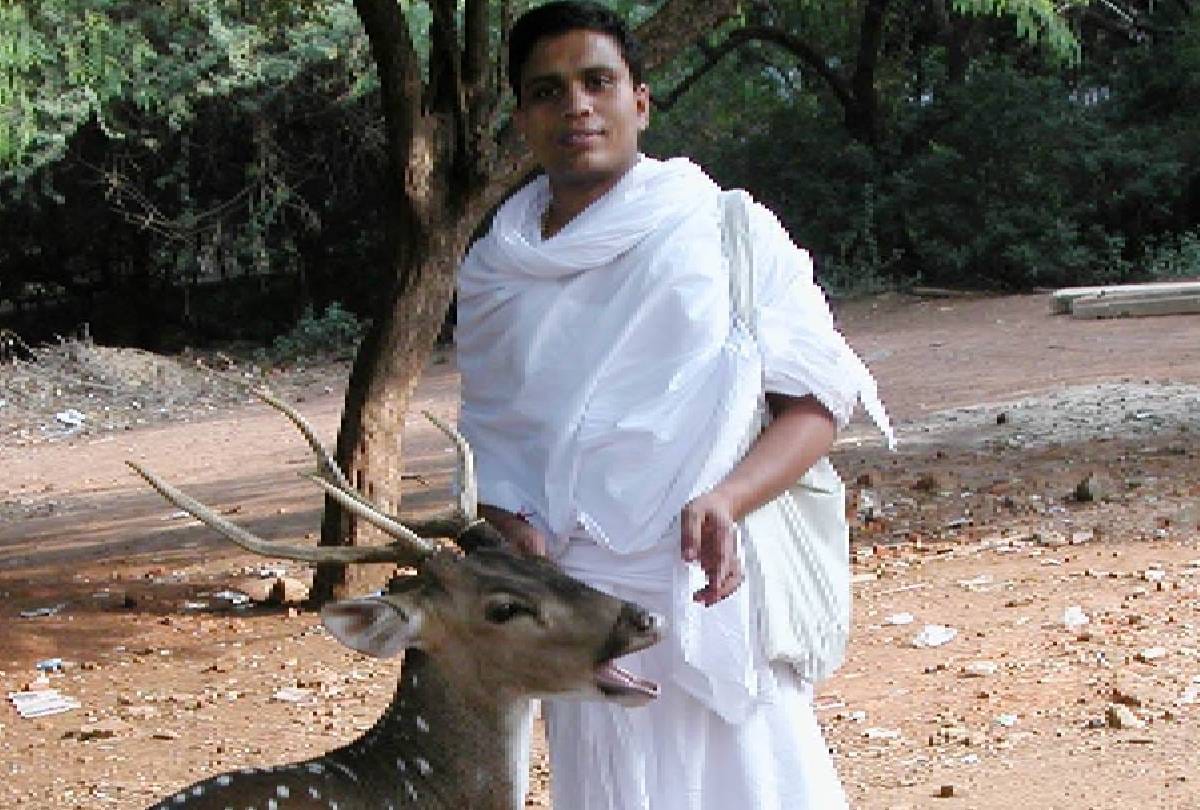 acharya balkrishna lifestyle car collection and net worth