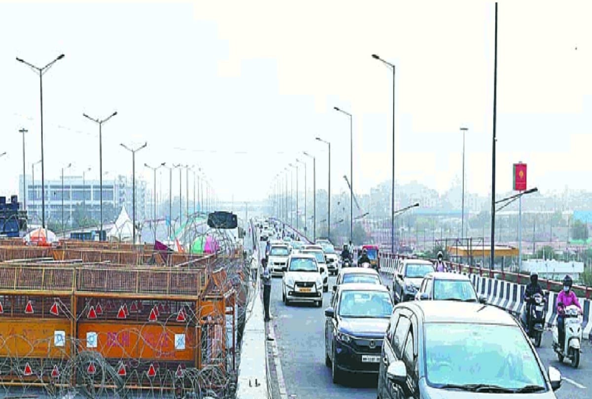 officers think about removing the barriers on the borders of delhi said high court