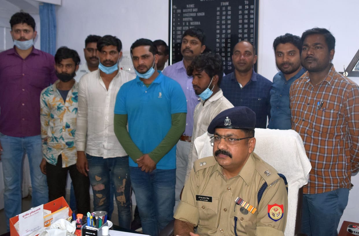 Four accused of battery stealing gang arrested