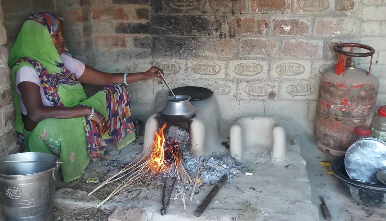 ujjavala yojana,gas sylinder,fathepur news,figer fales,claim book