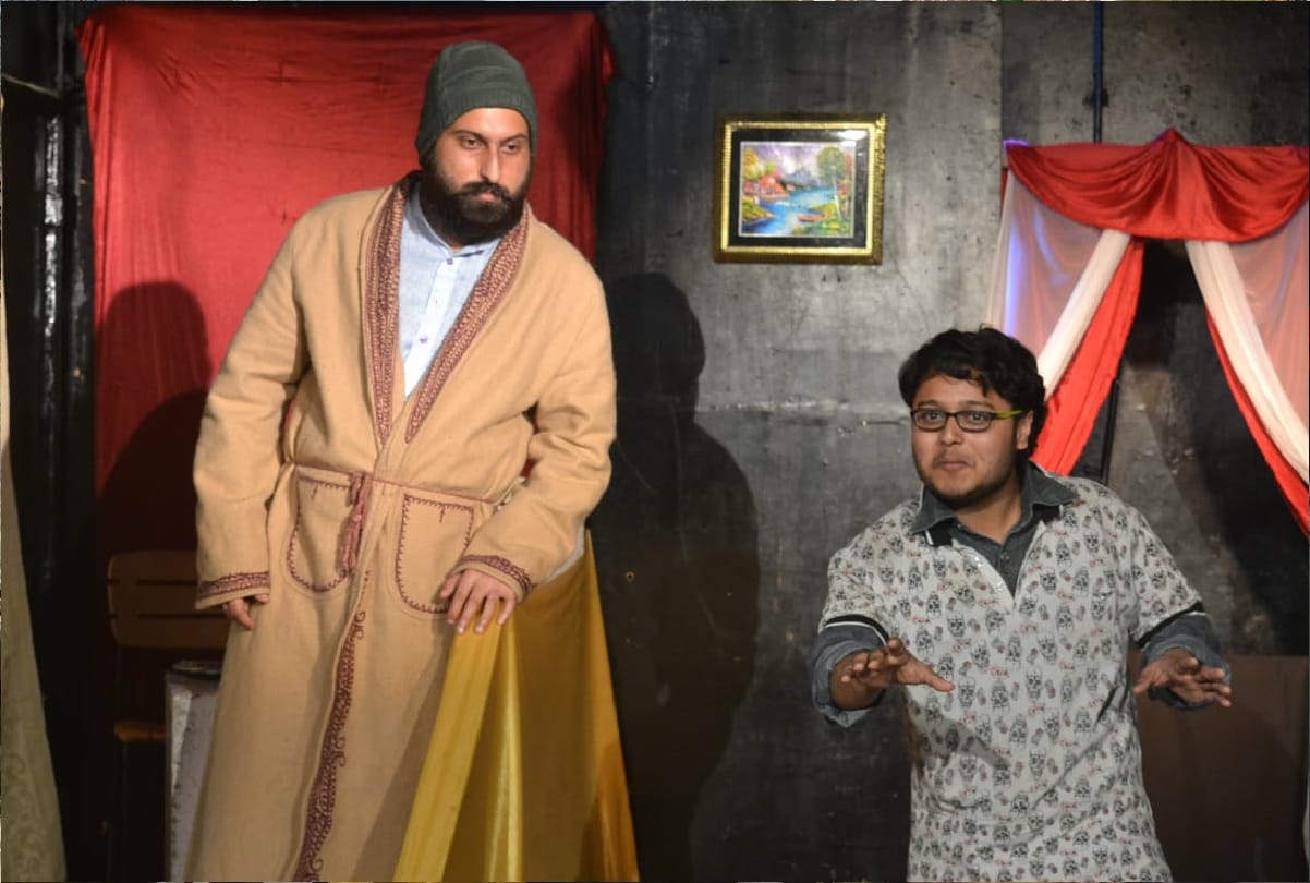 Drama aadhi raat ke baad in jammu kashmir