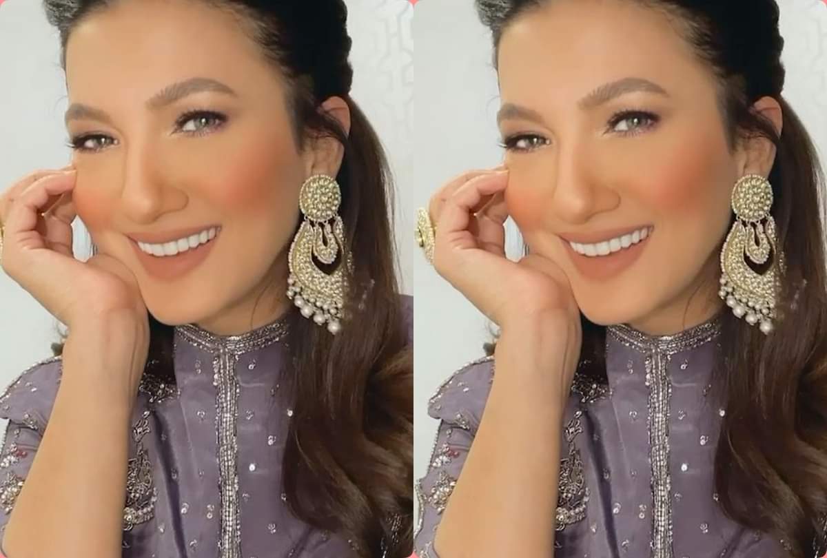 Gauhar Khan gave sanitizer to Media at her office in Aaram Nagar