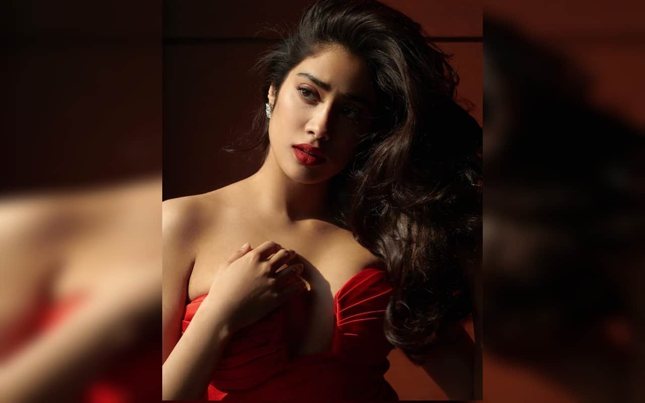 janhvi kapoor shared latest photo in red outfit on instagram gone viral on social media