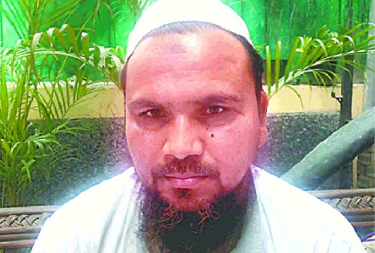 shakeel ahmed who injured in 2008 serial bomb blasts in delhi expressed happiness over the death penalty for ariz khan