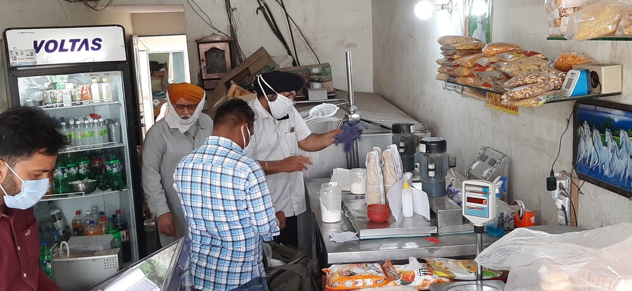 Derabassi : Shopkeepers run to see the team to collect samples