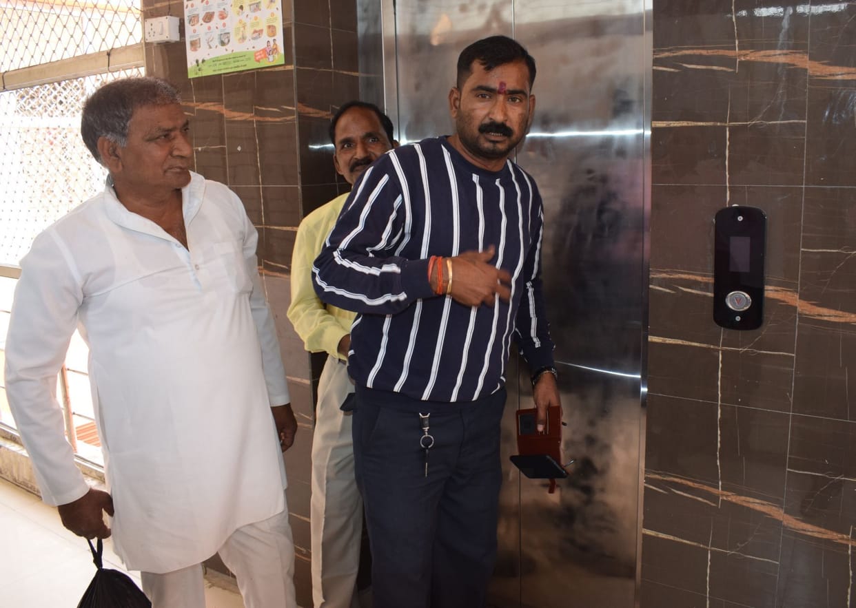 Councilor and complainant trapped in Municipality lift