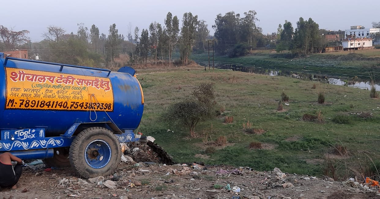 Sewage coming out of houses being dumped in Tamsa River