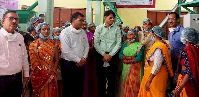 manrega,commissioner,fathepur news,took stock,building unit