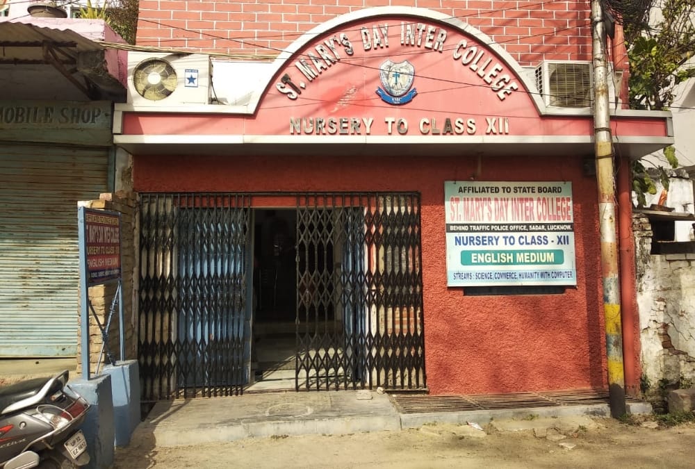 A student died in classroom in a school in Lucknow.