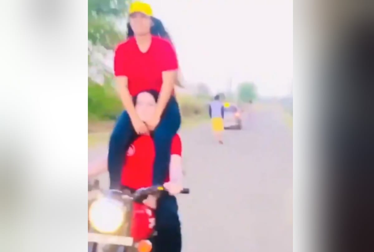 ghaziabad two girls stunt on bullet video goes viral police e challan of 11 thousand