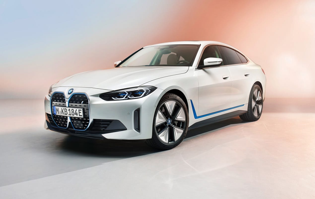 atleast 12 electric car launched in the year 2022, know full details