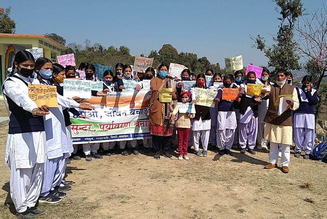 Students are the best volunteers of family and society