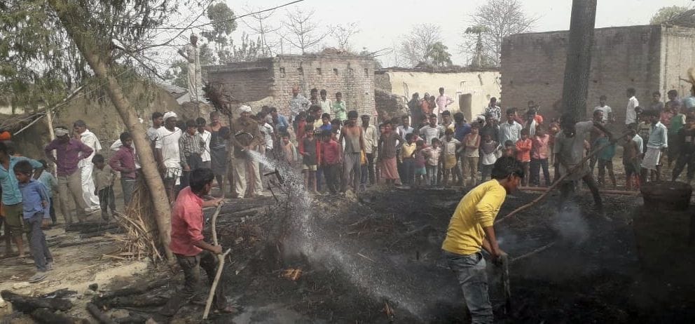 15 houses set on fire