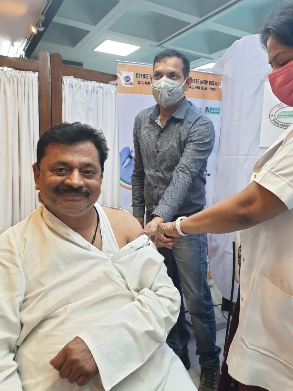 MP injected vaccine in Delhi