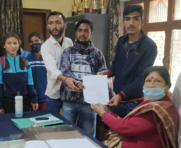 Demand to start girls hostel