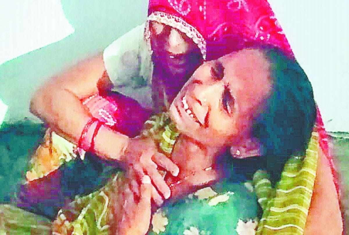 Cremation Of Five People Together Died In Toilet Pit Agra News