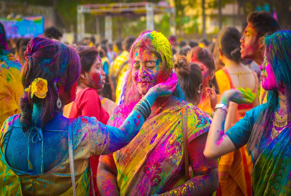 Happy Holi 2021 These special precautions should be taken by pregnant women