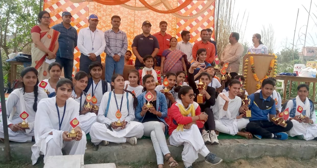 The winning players were rewarded