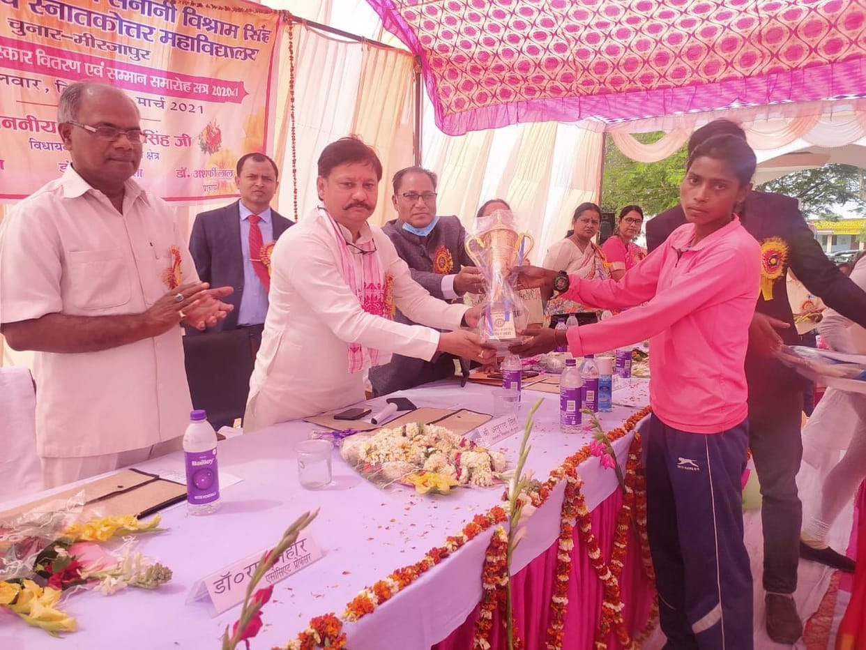 The meritorious who got a place in the university were honored