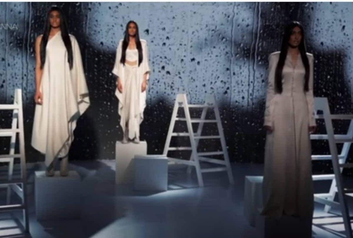 lakme fashion week 2021 day first live show started with anamika khanna
