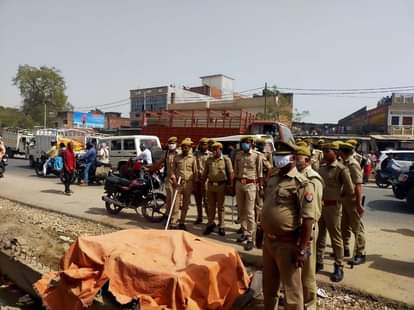 Police attached assets criminal Kuntu worth Rs 27.54 lakhs police force deployed in azamgarh up