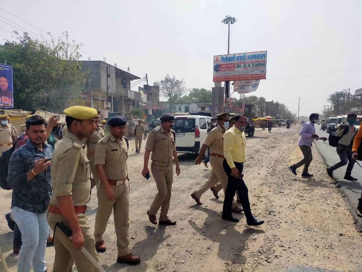 Police attached assets criminal Kuntu worth Rs 27.54 lakhs police force deployed in azamgarh up