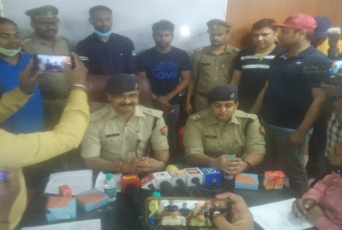 A domestic helper and another accused arrested for stealing from the house of sculptor Ram Sutar in noida