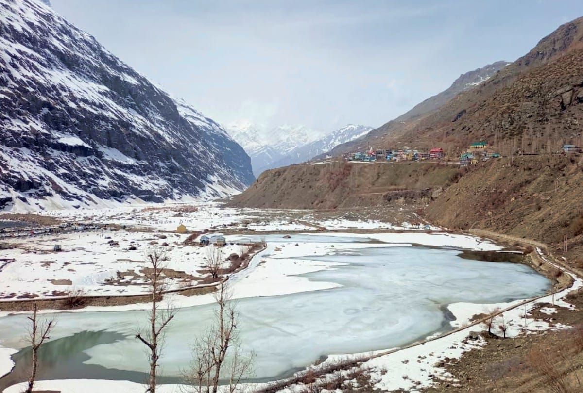 Sissu village located in Himachal Pradesh can plan to visit