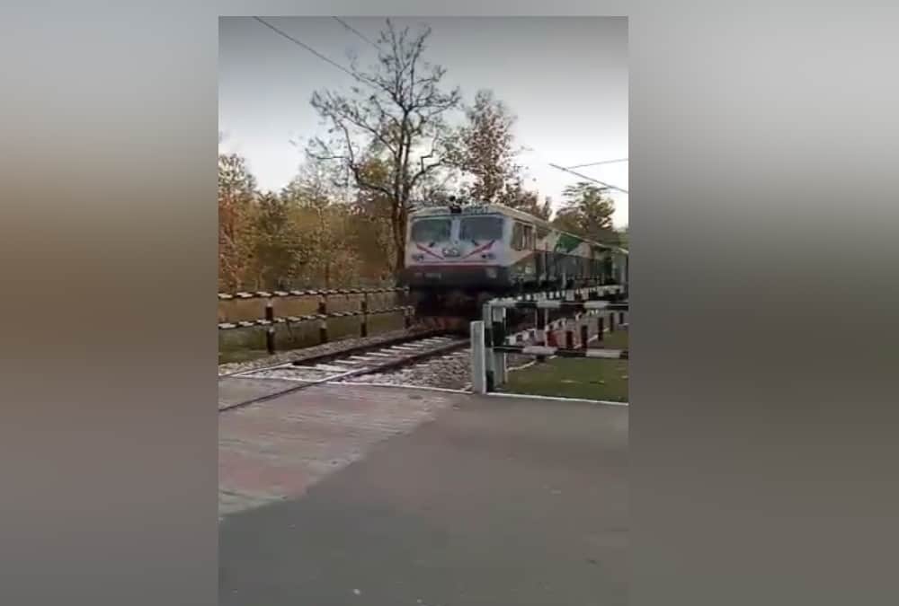 Uttarakhand Train running upside down News Slopes are on track trains tie with chains see photos