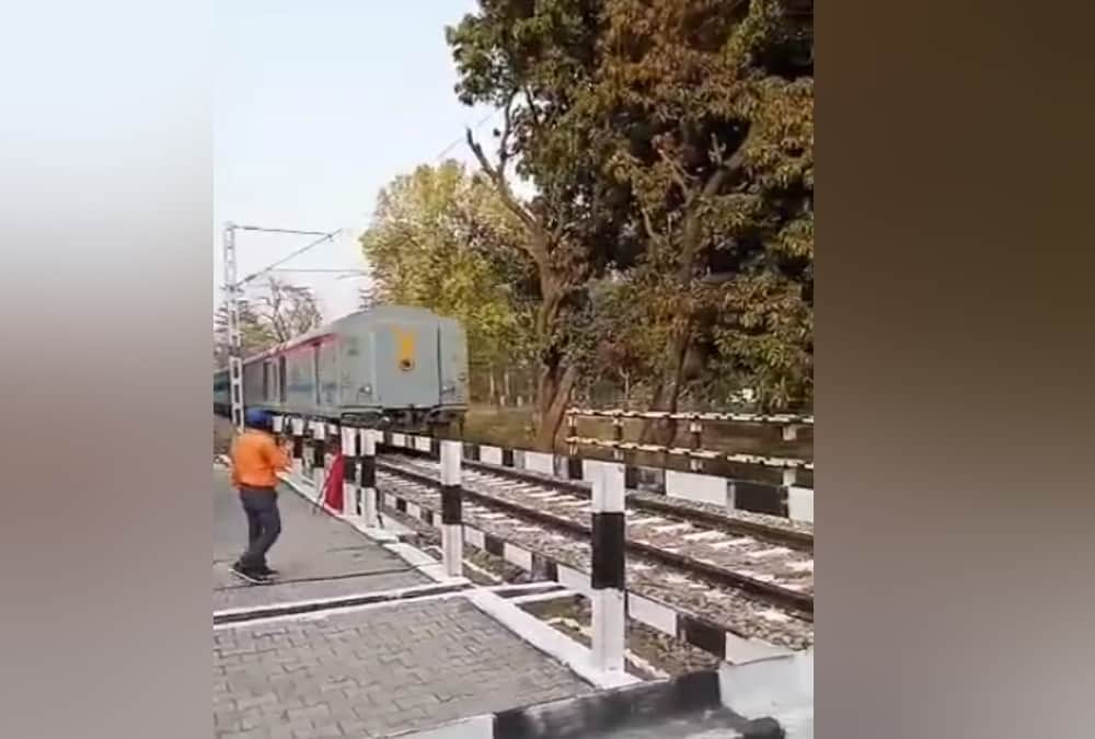 Uttarakhand Train running upside down News Slopes are on track trains tie with chains see photos