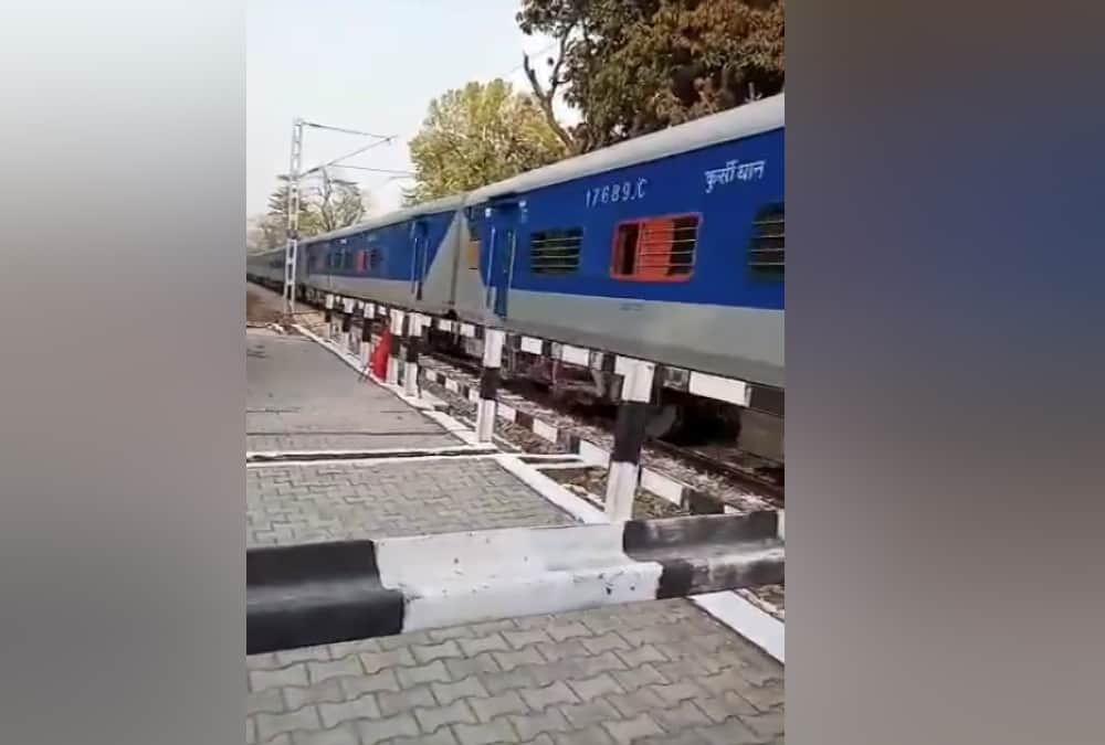 Uttarakhand Train running upside down News: Goods Cart Also Running Without Engine before Four Years