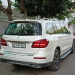 लग्जरी गाड़ी बरामद।