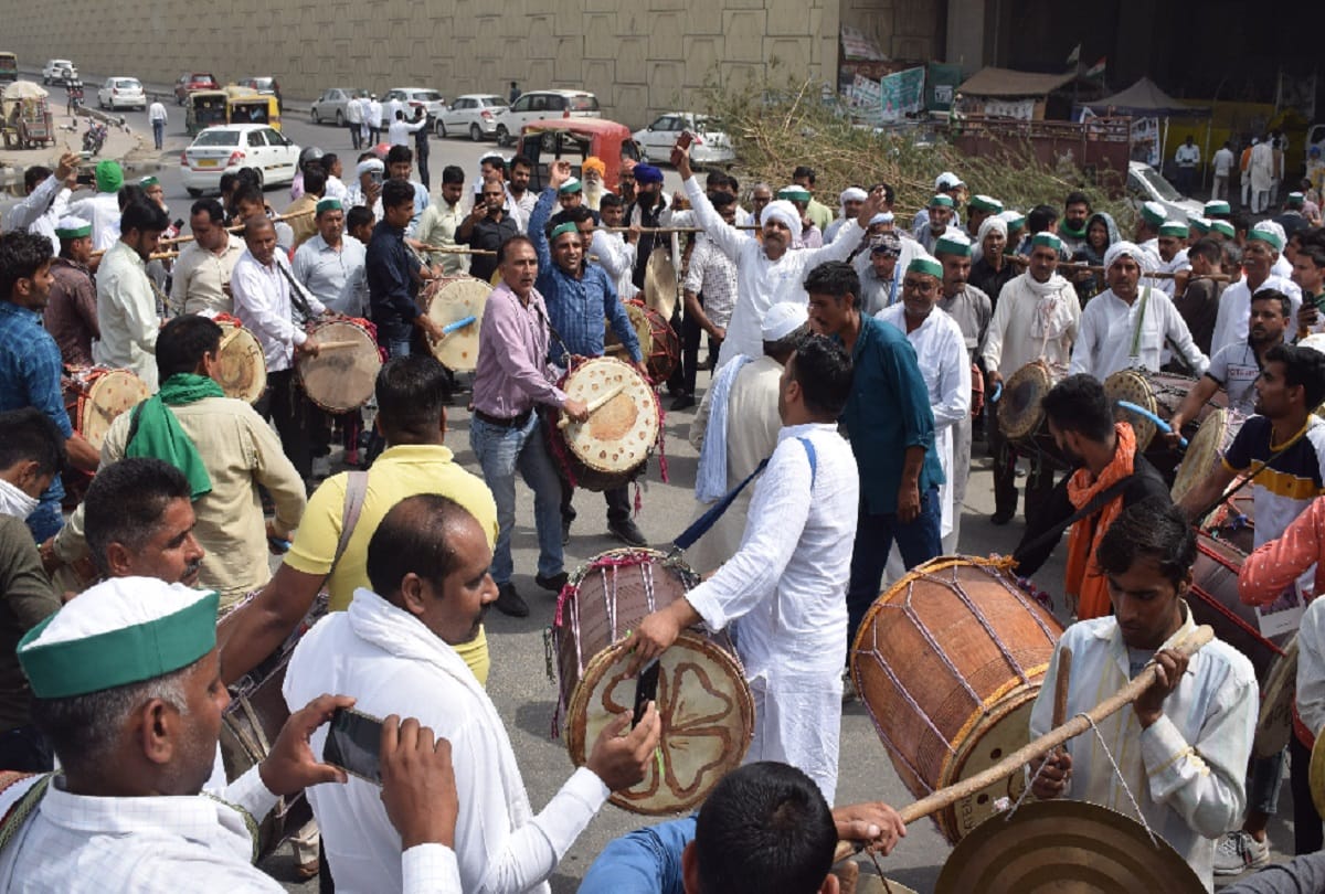 Delhi News : Farmers engaged in making Bharat Bandh a successful