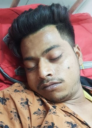 Bus passenger robbed by drinking intoxicating cold drink