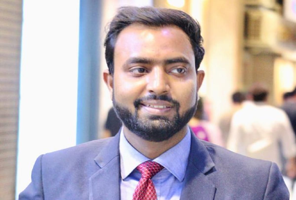 Delhi boy tarun poddar achieves his dream with hard work now helping others