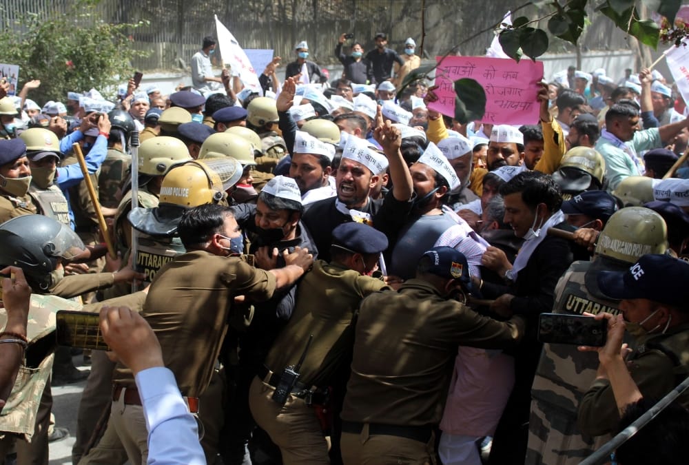 Dehradun News: Aam Aadmi party Protest And CM House march Against Uttarakhand Government Photos